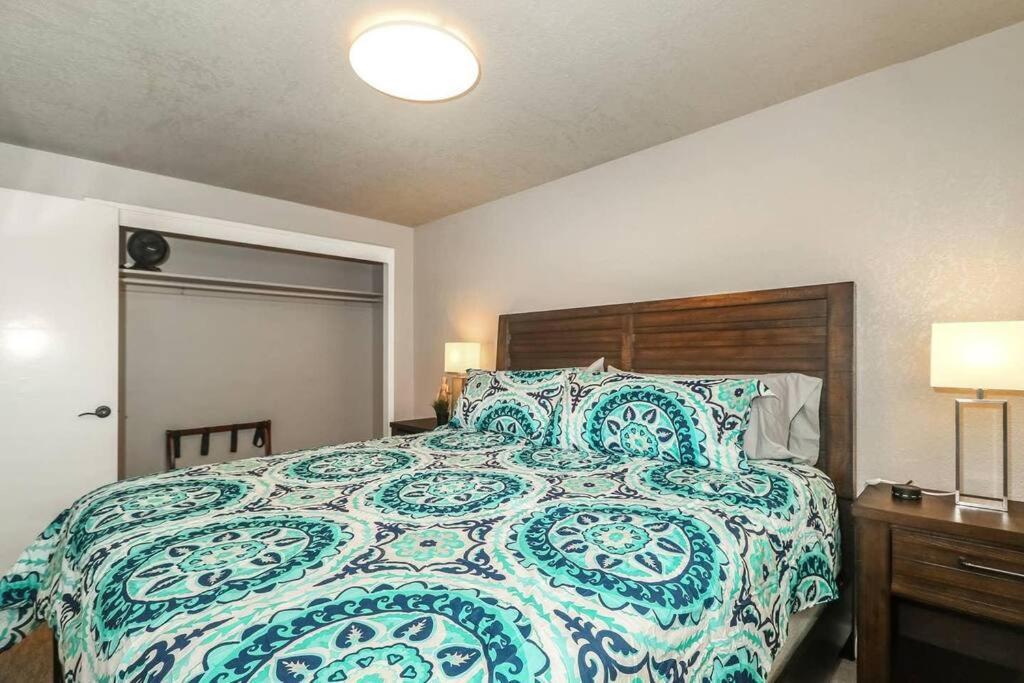 Holly First Floor 2 King Beds Vila Kansas City Exterior foto